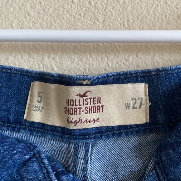 HOLLISTER distressed denim shorts - Picture 3 of 3
